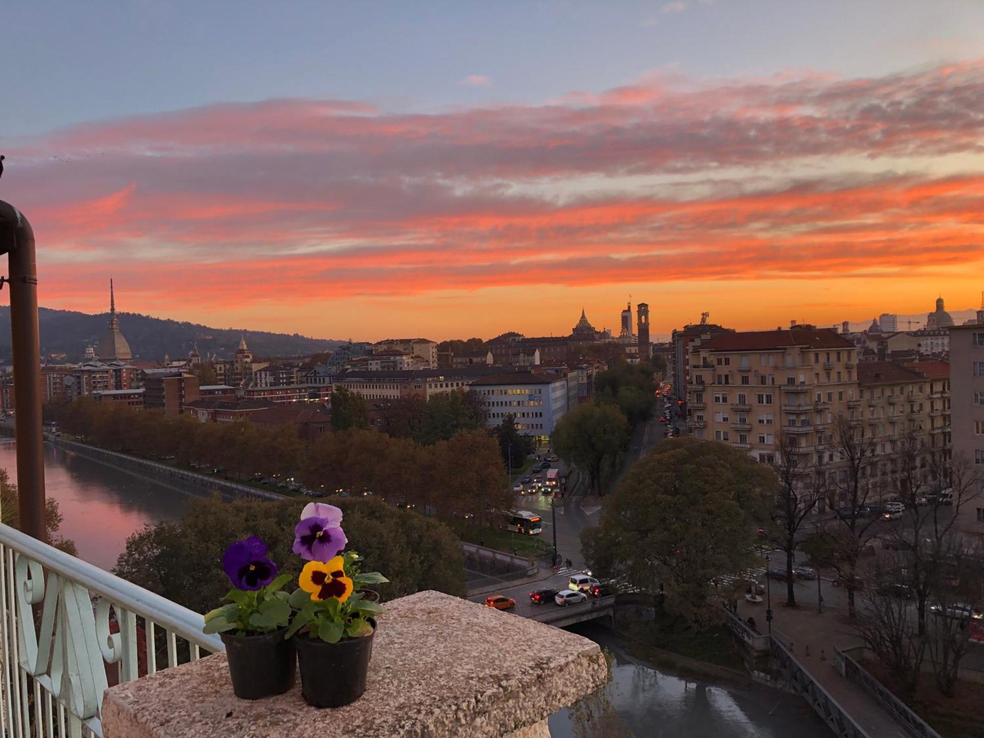 Attico Ellen Terrazza Con Vista Apartment Turin Exterior photo